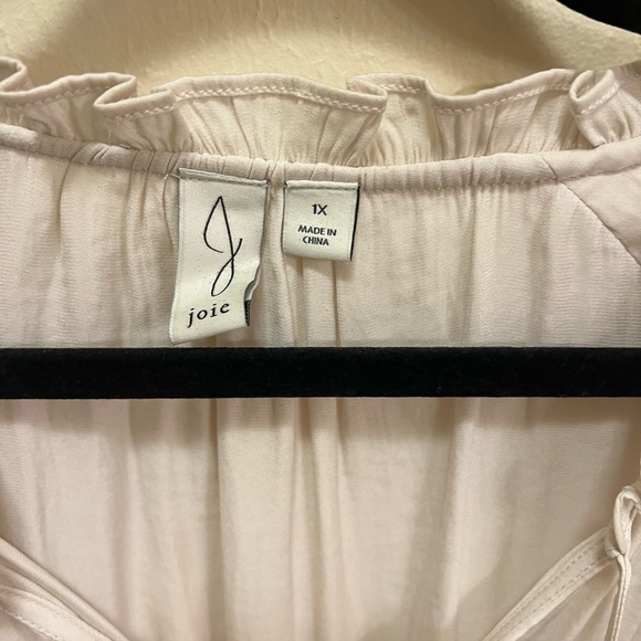 Elegant Cream Women's Top - Picture 3 of 6